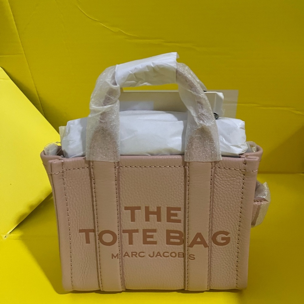 Marc Jacobs,tote leather,mini rose,with strap and dust bag,authentic.